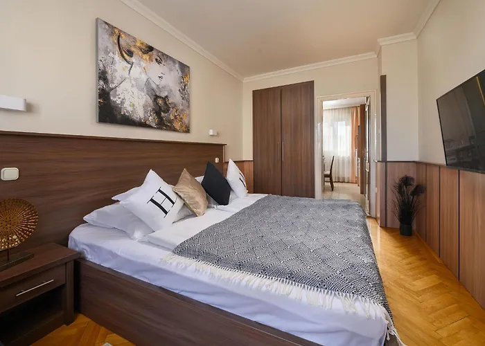Szilfa Etterem Mariann Apartmán Hajdúszoboszló
