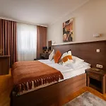 Szilfa Etterem Mariann