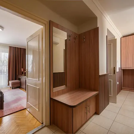 Apartment Szilfa Etterem Mariann