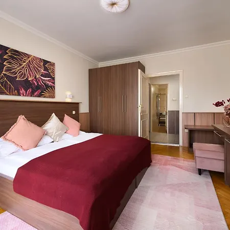 Szilfa Etterem Mariann Apartment