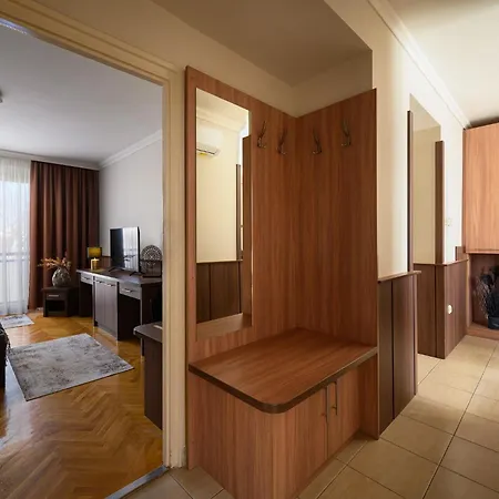 Szilfa Etterem Mariann Appartement *